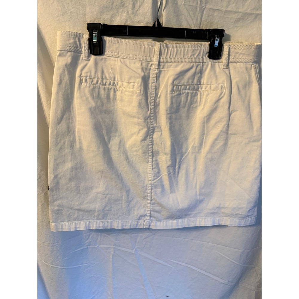 Croft & Barrow Womens White Embroidered Skort Size 12 Stretch Cotton Floral Navy - Picture 4 of 6